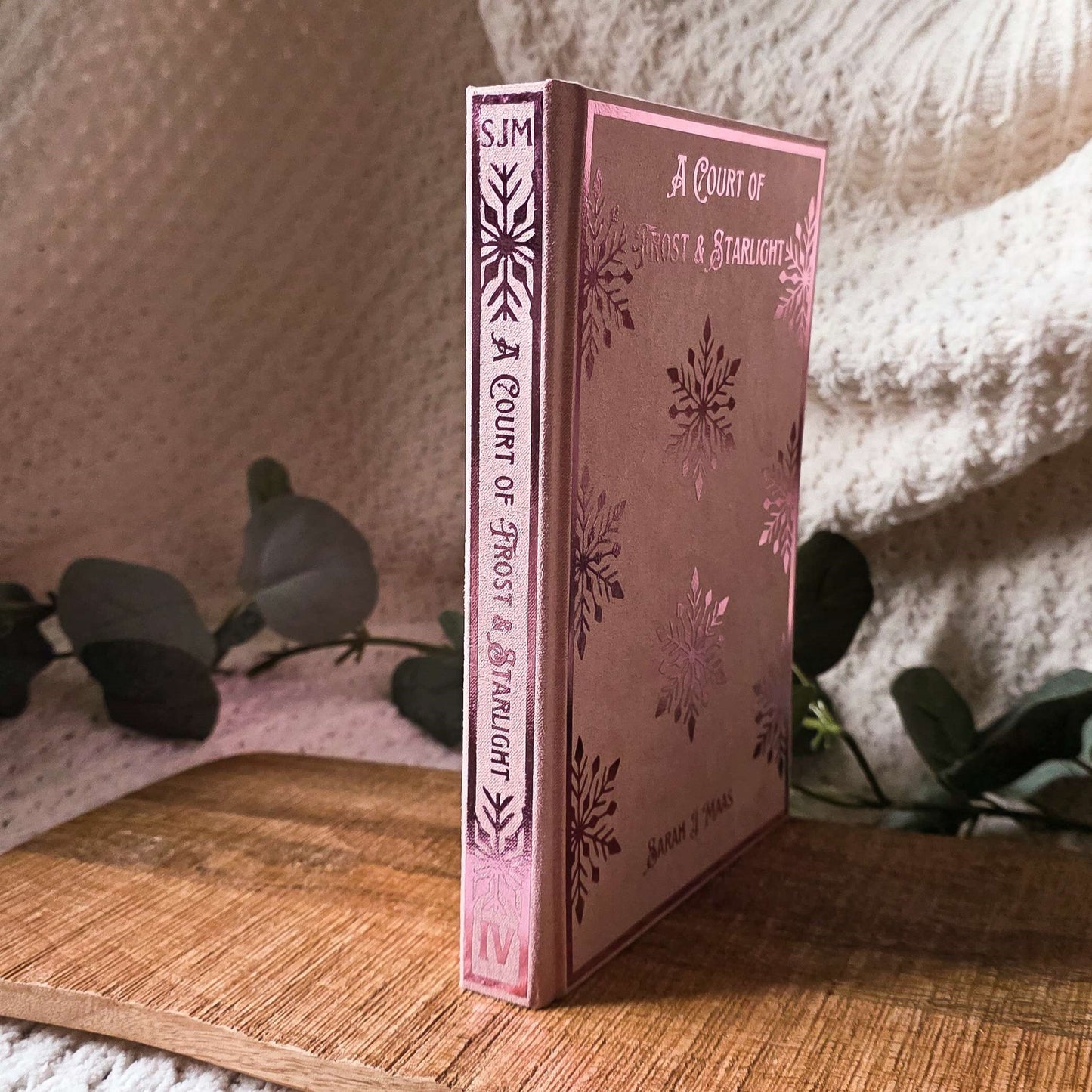 A Court of Thorns and Roses by Sarah J. Maas | Pink Edition
